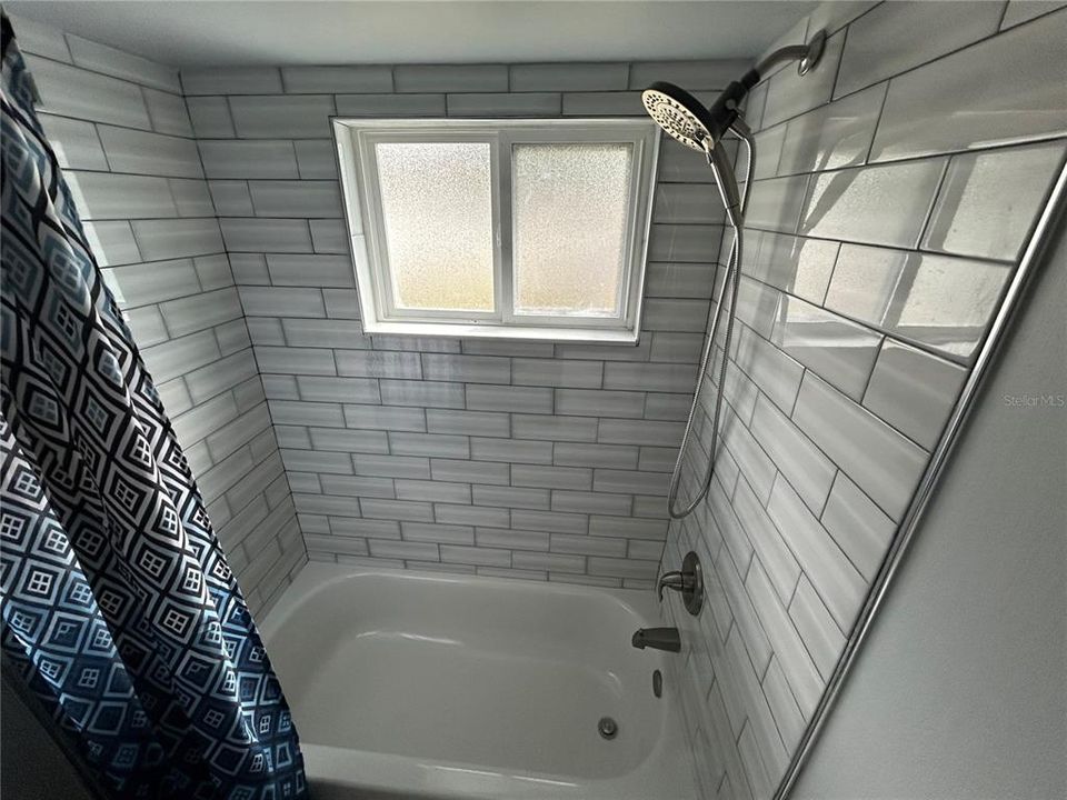 For Rent: $1,600 (2 beds, 1 baths, 1111 Square Feet)