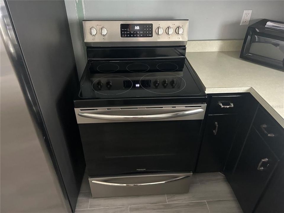 For Rent: $1,600 (2 beds, 1 baths, 1111 Square Feet)