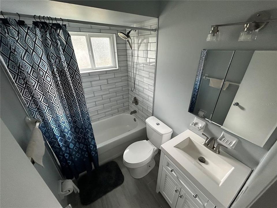 For Rent: $1,600 (2 beds, 1 baths, 1111 Square Feet)