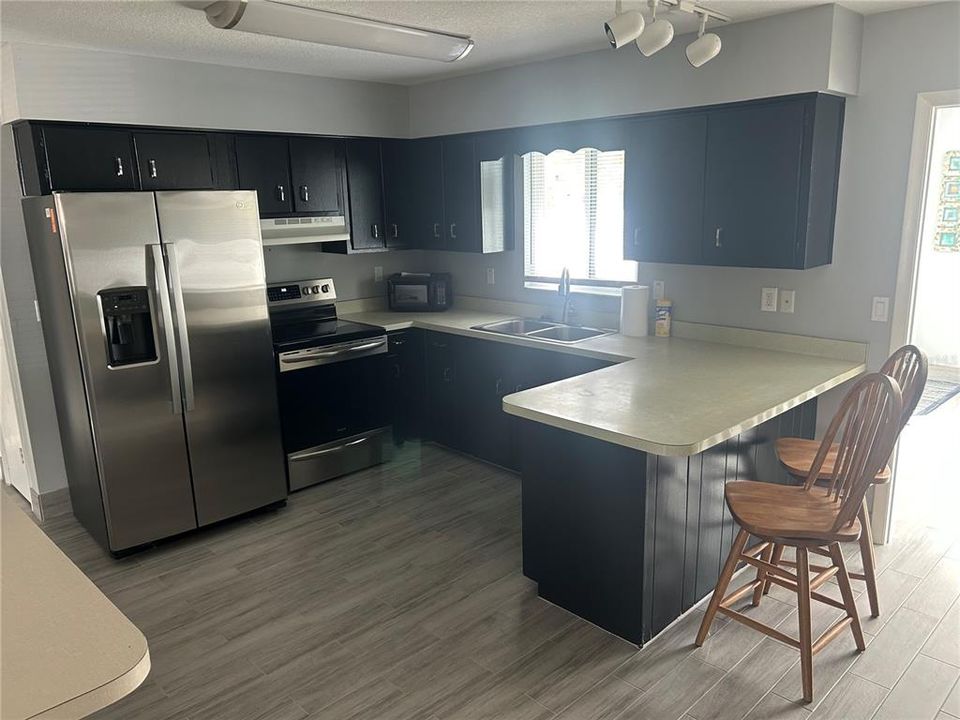 For Rent: $1,600 (2 beds, 1 baths, 1111 Square Feet)