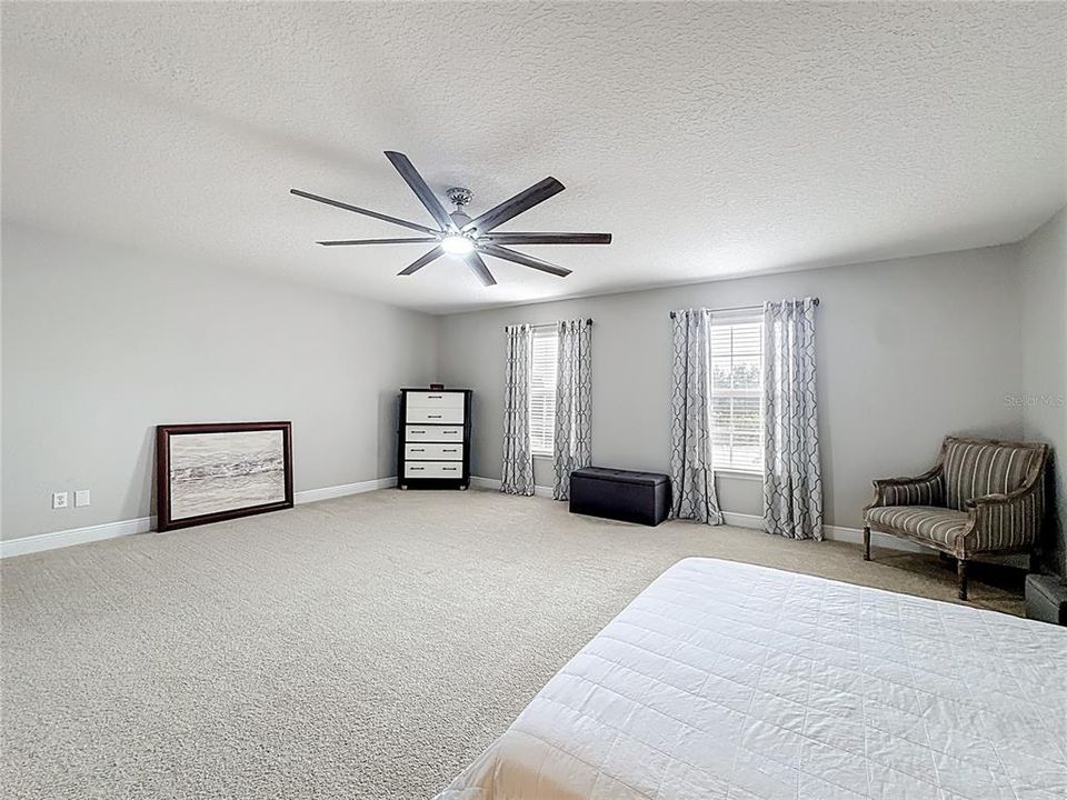 待售: $554,500 (4 贝兹, 2 浴室, 2550 平方英尺)