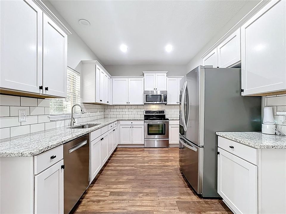 待售: $554,500 (4 贝兹, 2 浴室, 2550 平方英尺)