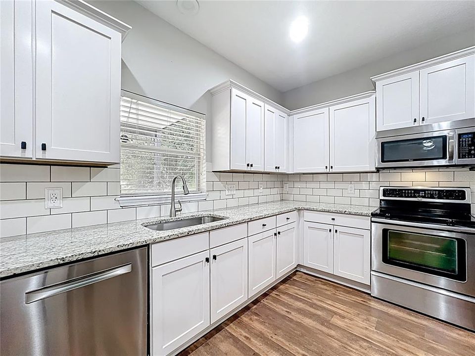 待售: $554,500 (4 贝兹, 2 浴室, 2550 平方英尺)