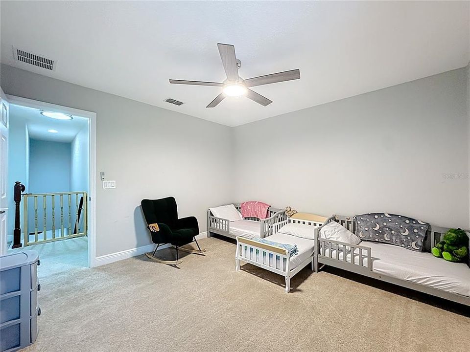 待售: $554,500 (4 贝兹, 2 浴室, 2550 平方英尺)