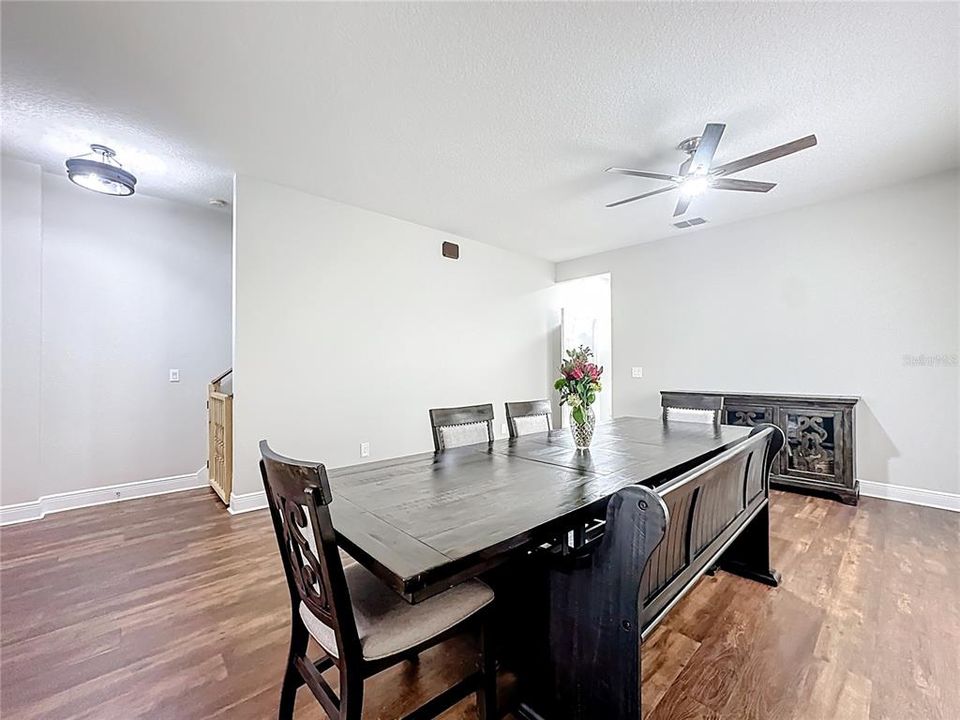 待售: $554,500 (4 贝兹, 2 浴室, 2550 平方英尺)