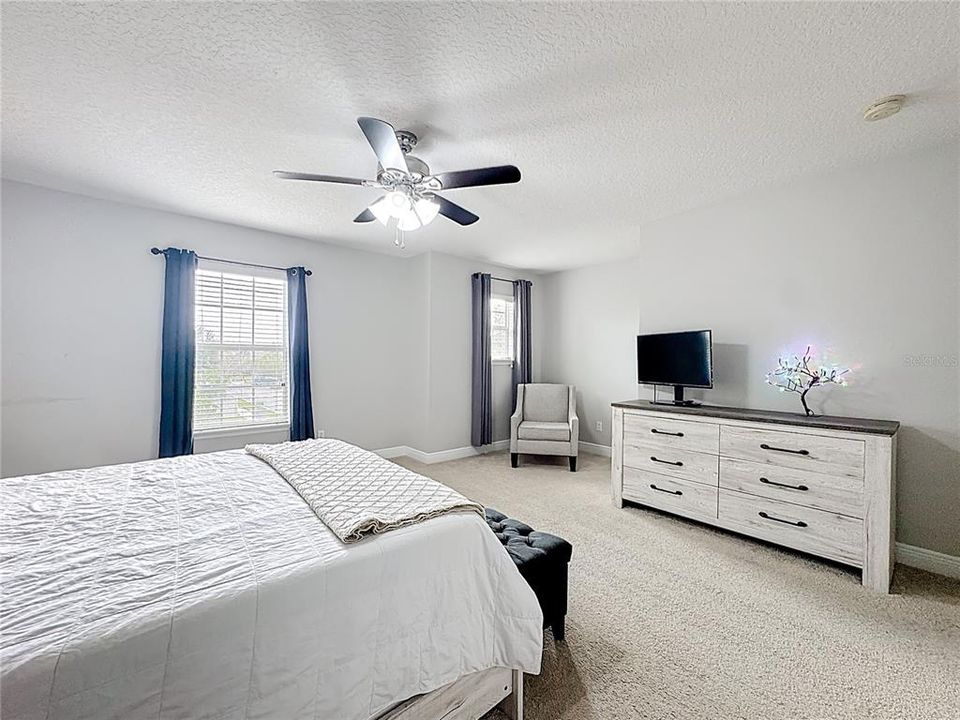 待售: $554,500 (4 贝兹, 2 浴室, 2550 平方英尺)