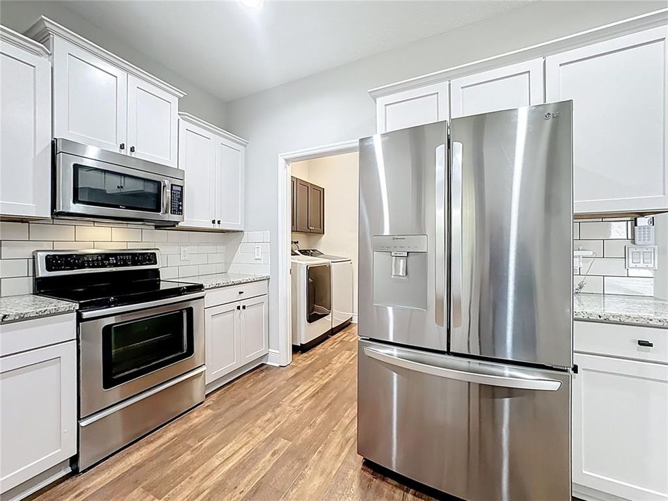 待售: $554,500 (4 贝兹, 2 浴室, 2550 平方英尺)