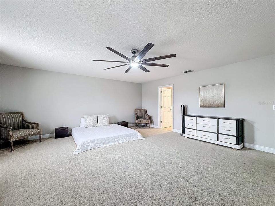 待售: $554,500 (4 贝兹, 2 浴室, 2550 平方英尺)