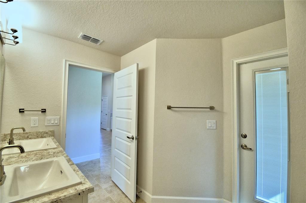 For Sale: $365,781 (4 beds, 2 baths, 2330 Square Feet)