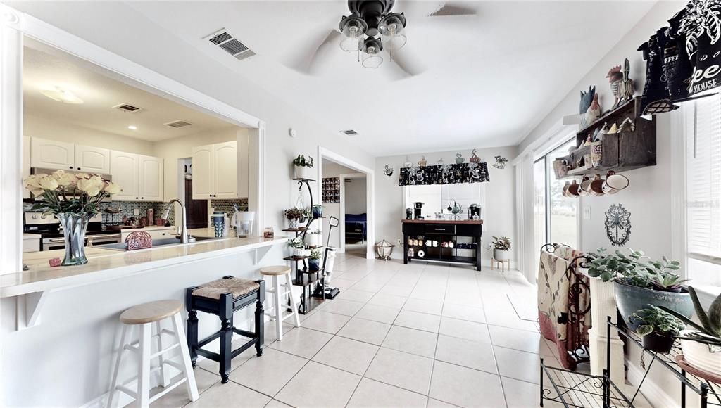 En Venta: $317,777 (3 camas, 2 baños, 1727 Pies cuadrados)