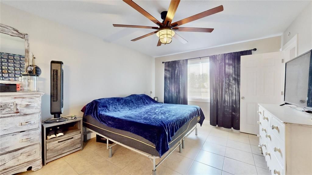 En Venta: $317,777 (3 camas, 2 baños, 1727 Pies cuadrados)