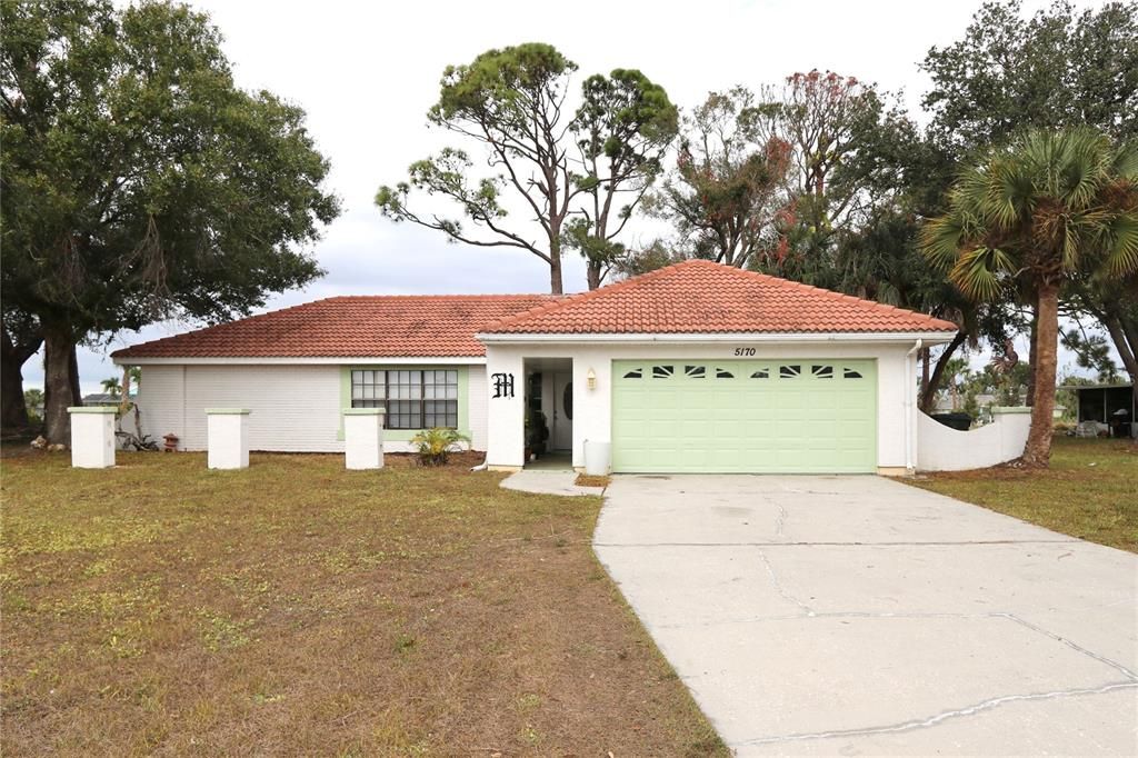 En Venta: $317,777 (3 camas, 2 baños, 1727 Pies cuadrados)