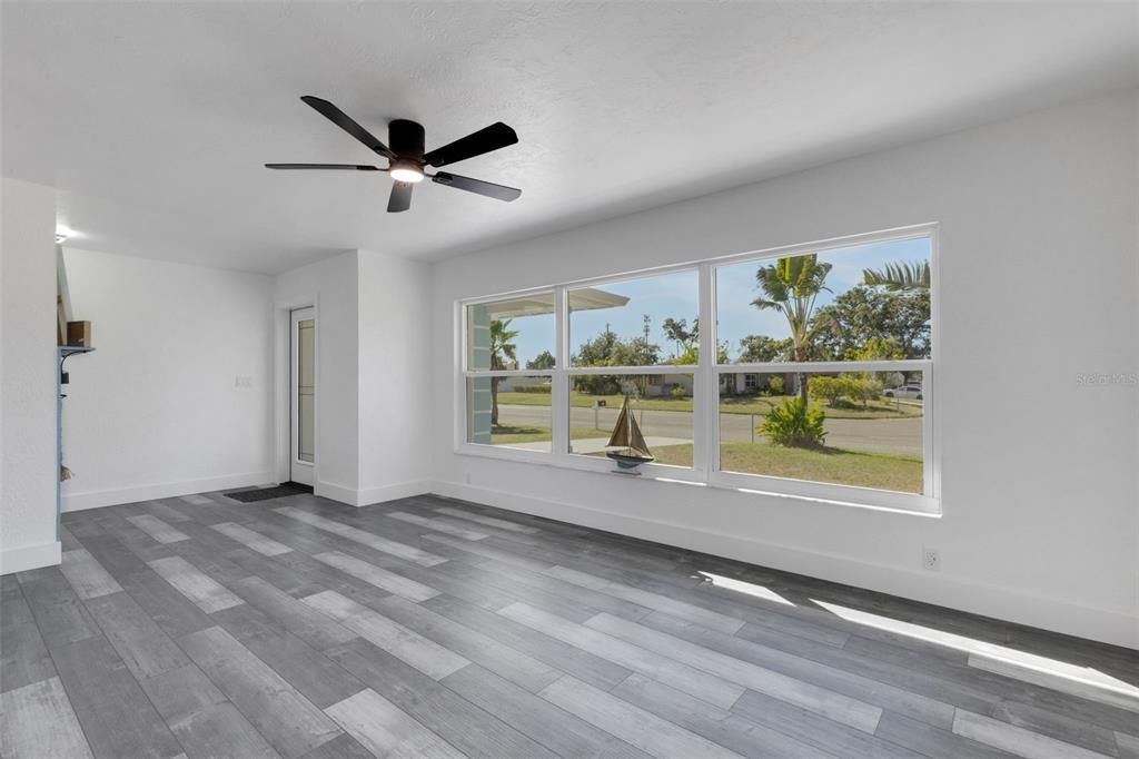 En Venta: $355,000 (2 camas, 2 baños, 1050 Pies cuadrados)