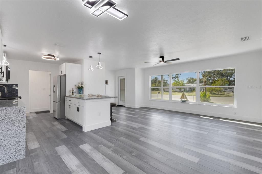 En Venta: $355,000 (2 camas, 2 baños, 1050 Pies cuadrados)