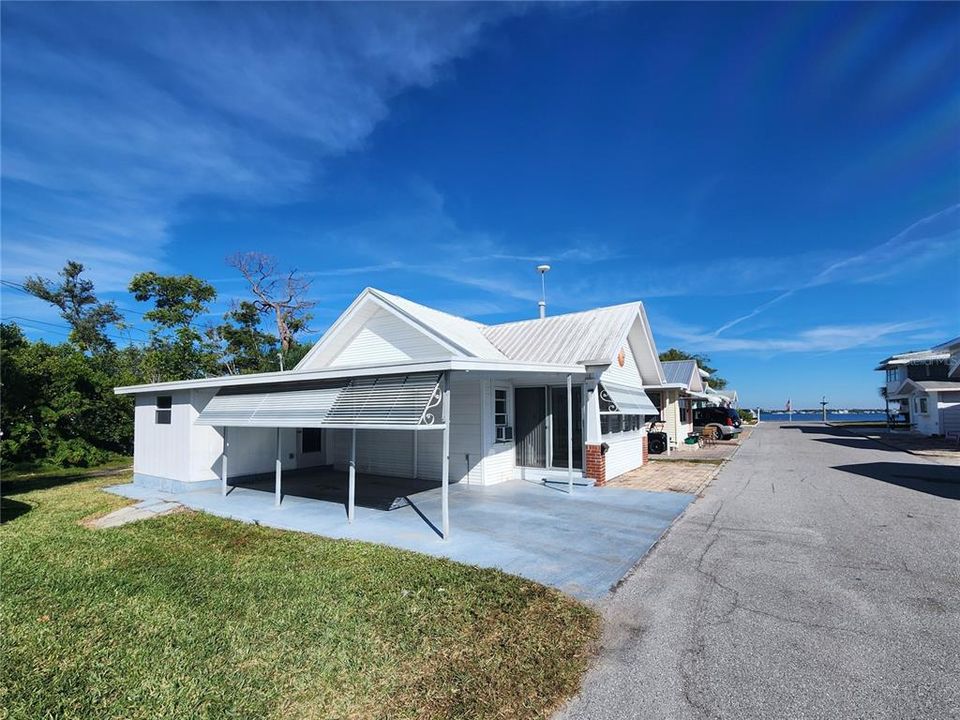 For Sale: $110,000 (1 beds, 1 baths, 790 Square Feet)