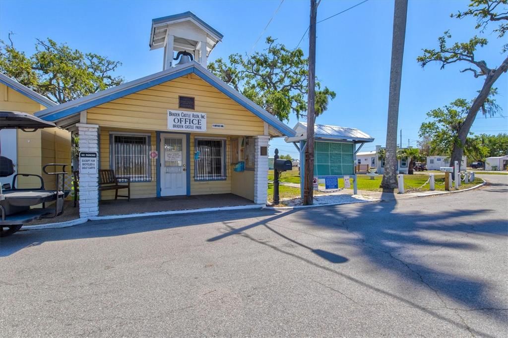 For Sale: $110,000 (1 beds, 1 baths, 790 Square Feet)