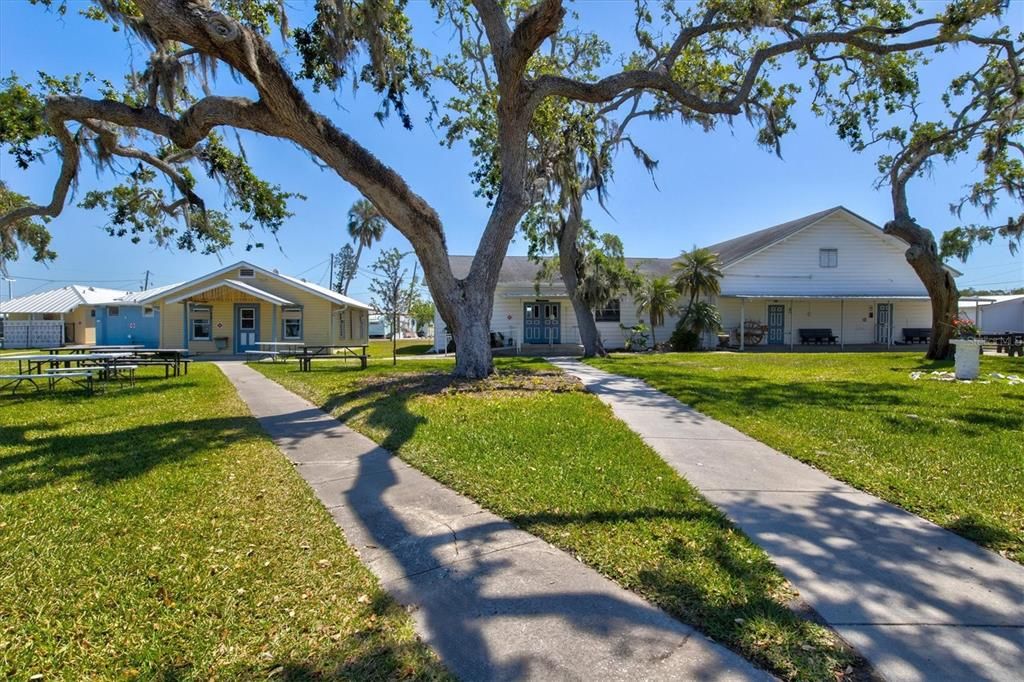 For Sale: $110,000 (1 beds, 1 baths, 790 Square Feet)