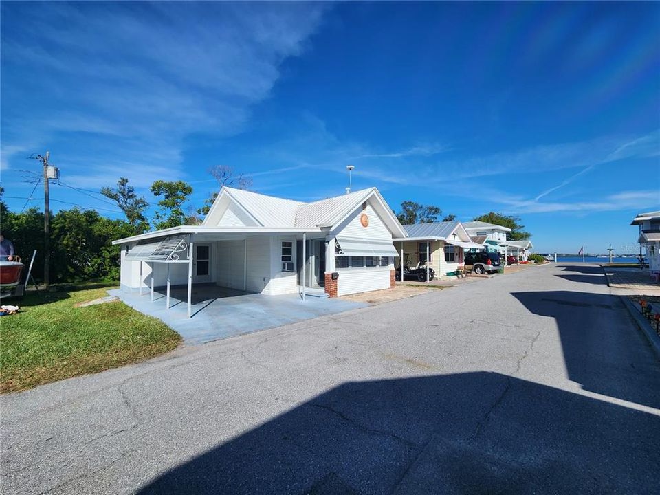 For Sale: $110,000 (1 beds, 1 baths, 790 Square Feet)