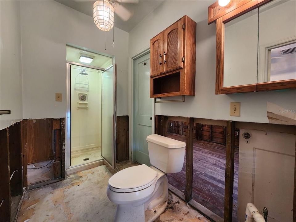 For Sale: $110,000 (1 beds, 1 baths, 790 Square Feet)