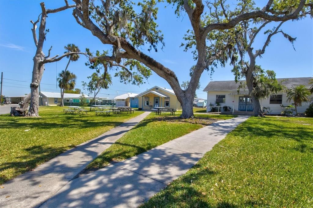 For Sale: $110,000 (1 beds, 1 baths, 790 Square Feet)