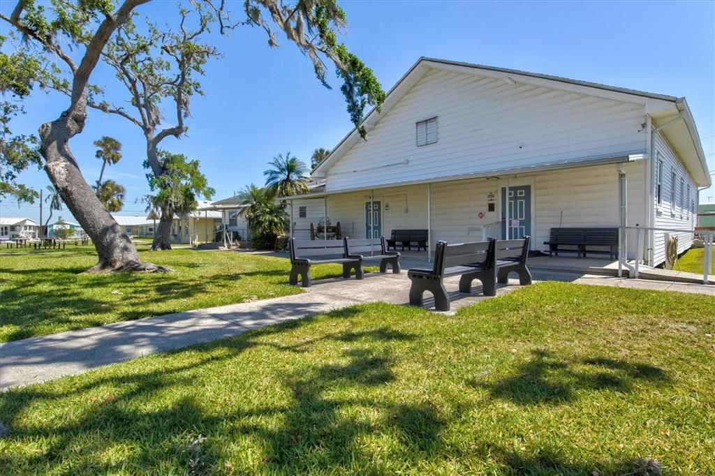 For Sale: $110,000 (1 beds, 1 baths, 790 Square Feet)