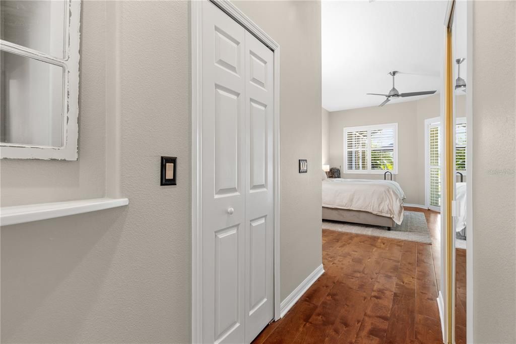 Active With Contract: $559,900 (3 beds, 2 baths, 2465 Square Feet)