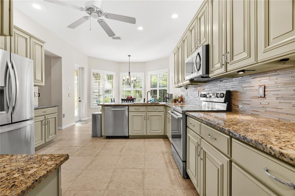 Active With Contract: $559,900 (3 beds, 2 baths, 2465 Square Feet)