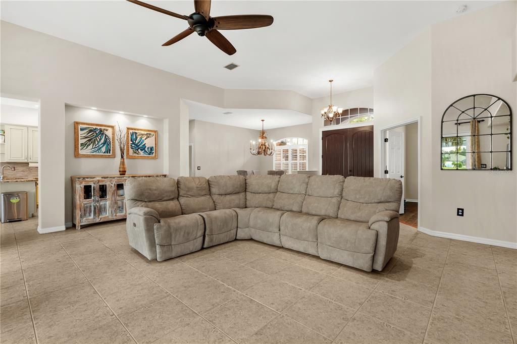 Active With Contract: $559,900 (3 beds, 2 baths, 2465 Square Feet)