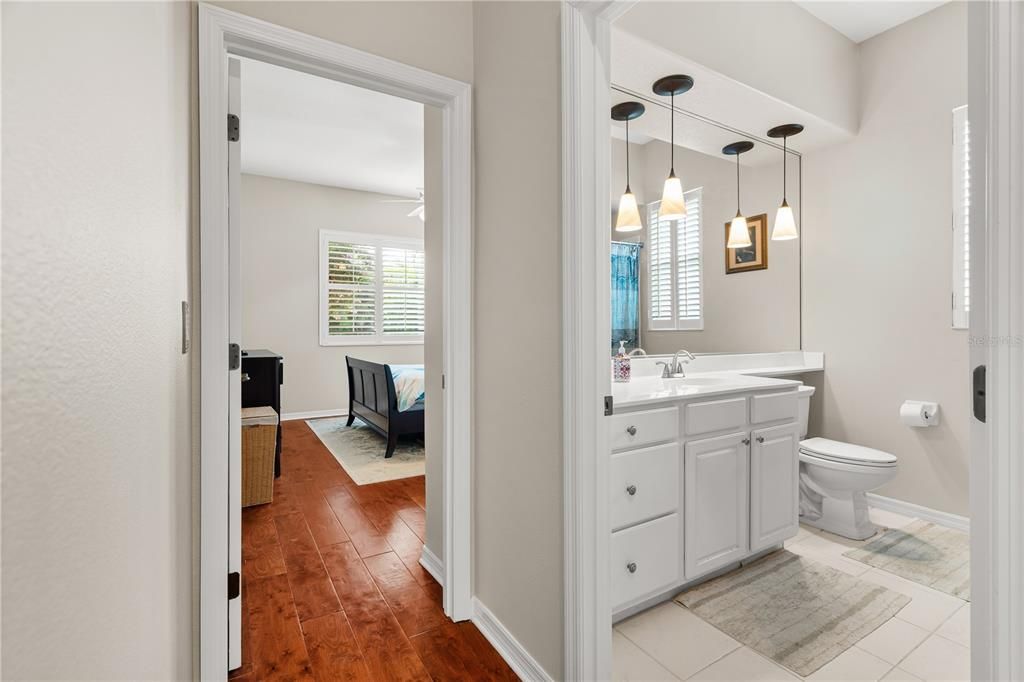 Active With Contract: $559,900 (3 beds, 2 baths, 2465 Square Feet)