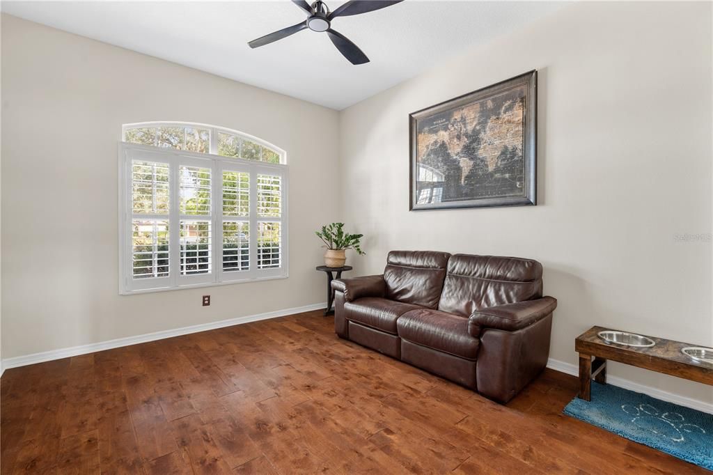 Active With Contract: $559,900 (3 beds, 2 baths, 2465 Square Feet)