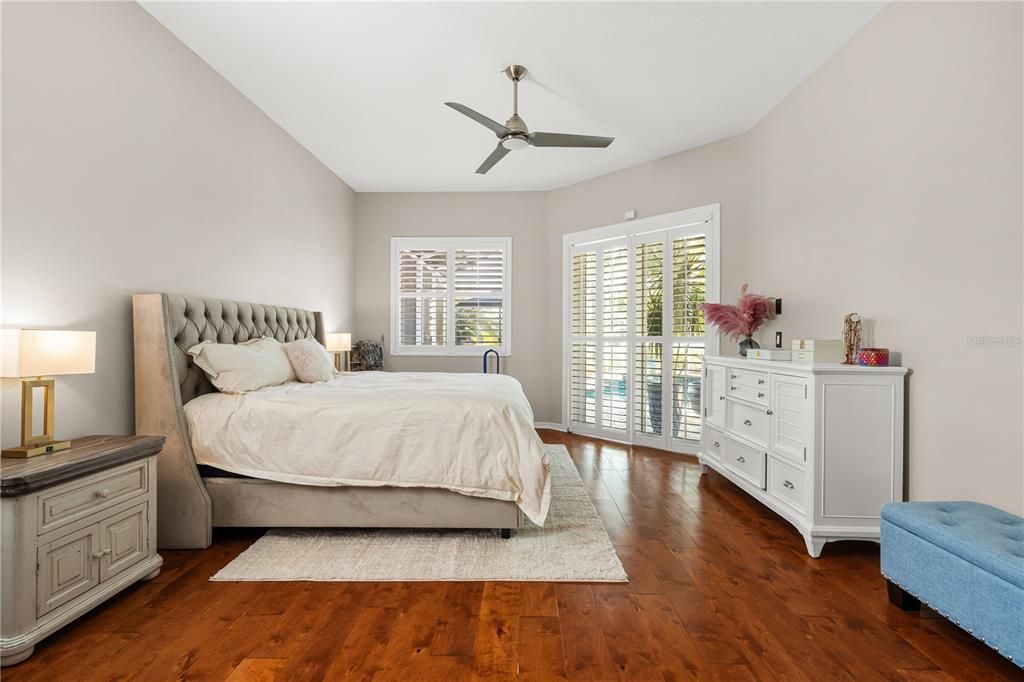 Active With Contract: $559,900 (3 beds, 2 baths, 2465 Square Feet)