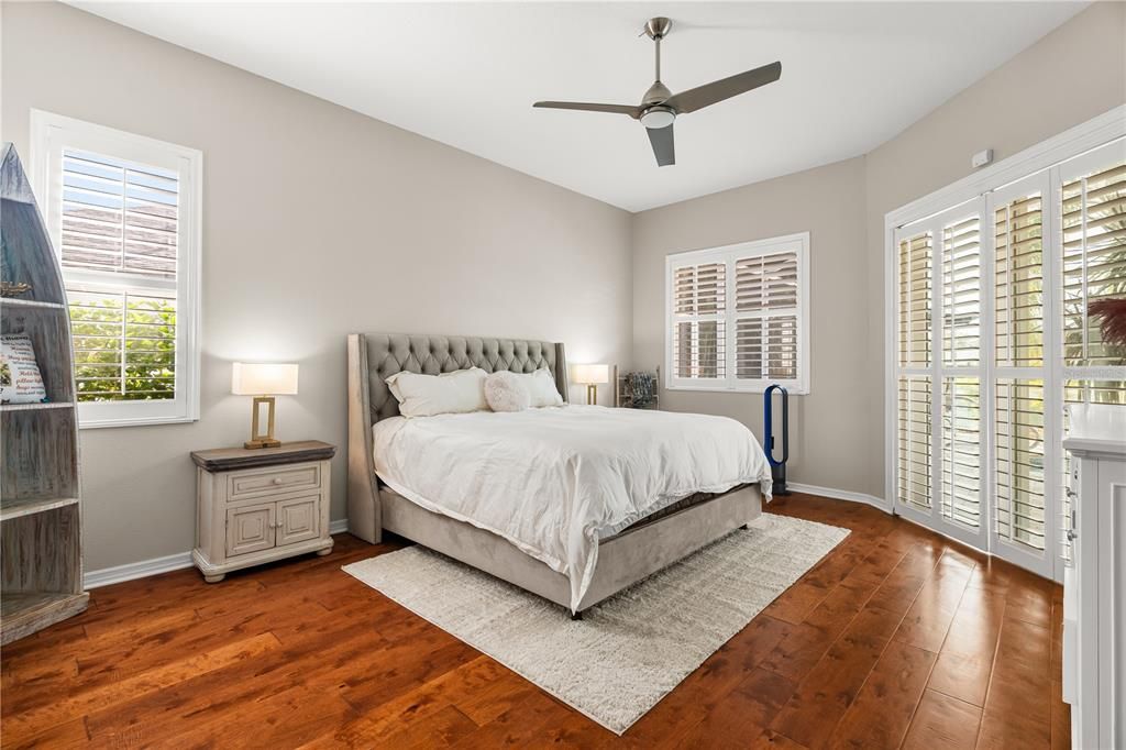 Active With Contract: $559,900 (3 beds, 2 baths, 2465 Square Feet)