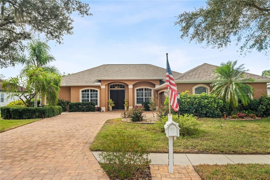 Active With Contract: $559,900 (3 beds, 2 baths, 2465 Square Feet)