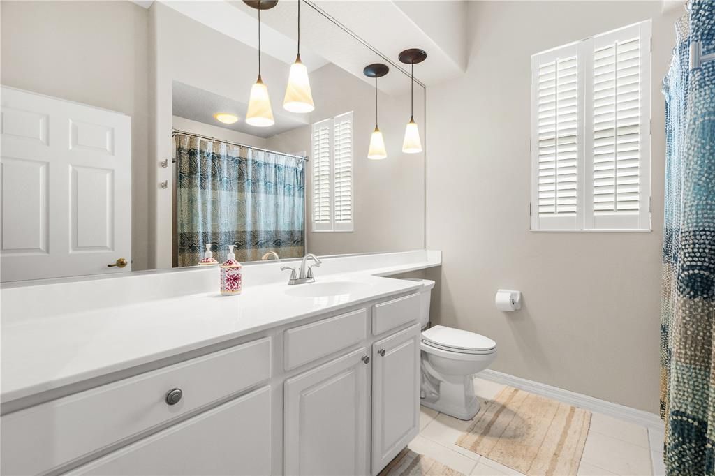 Active With Contract: $559,900 (3 beds, 2 baths, 2465 Square Feet)