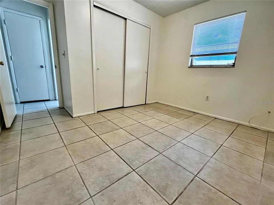 For Rent: $1,350 (2 beds, 1 baths, 875 Square Feet)