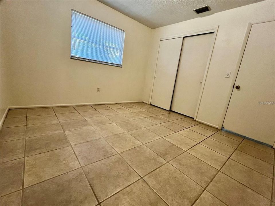 For Rent: $1,350 (2 beds, 1 baths, 875 Square Feet)