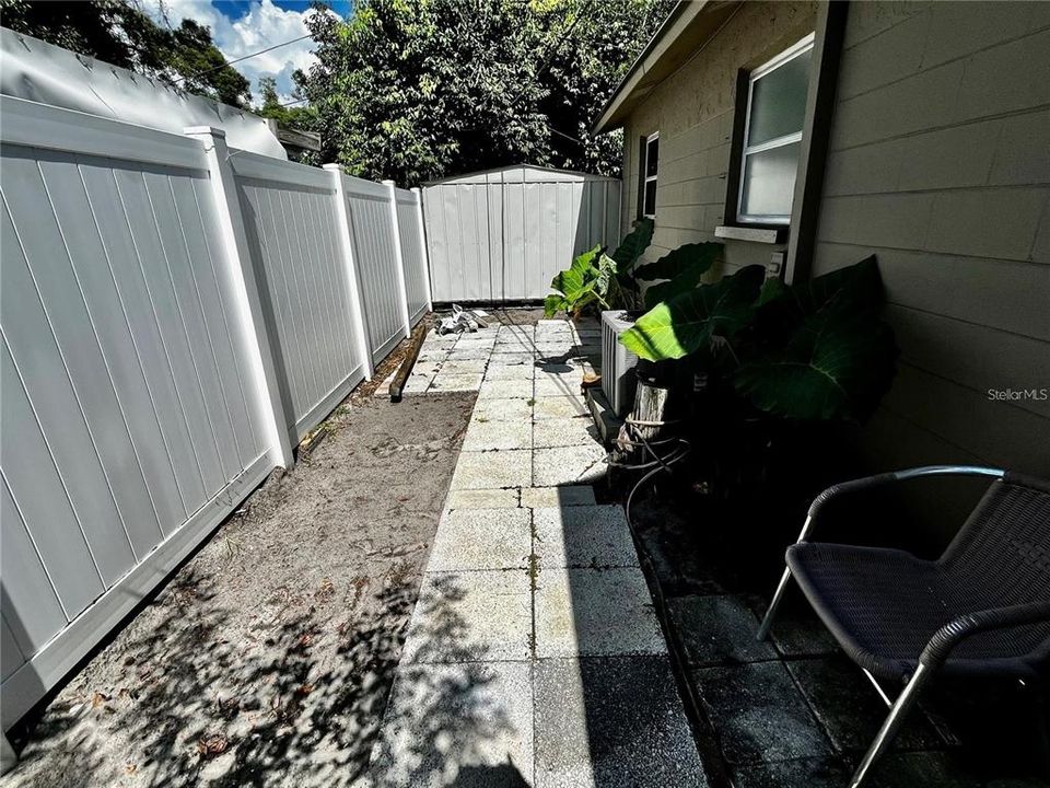 For Rent: $1,350 (2 beds, 1 baths, 875 Square Feet)