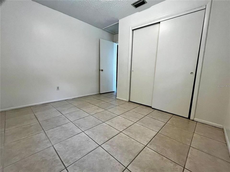 For Rent: $1,350 (2 beds, 1 baths, 875 Square Feet)