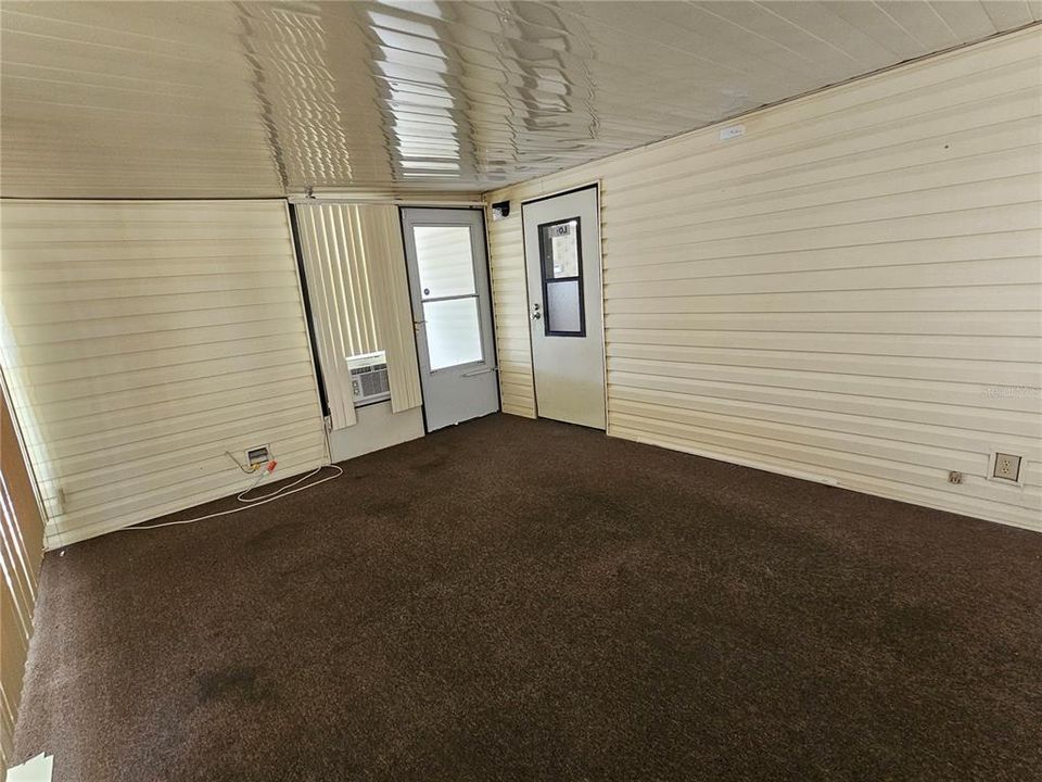 For Rent: $1,500 (2 beds, 1 baths, 728 Square Feet)