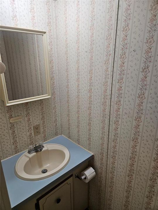 For Rent: $1,500 (2 beds, 1 baths, 728 Square Feet)