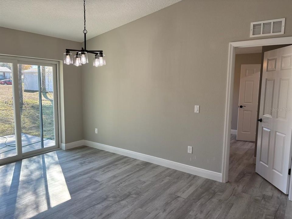 На продажу: $224,900 (3 спален, 2 ванн, 1264 Квадратных фут)