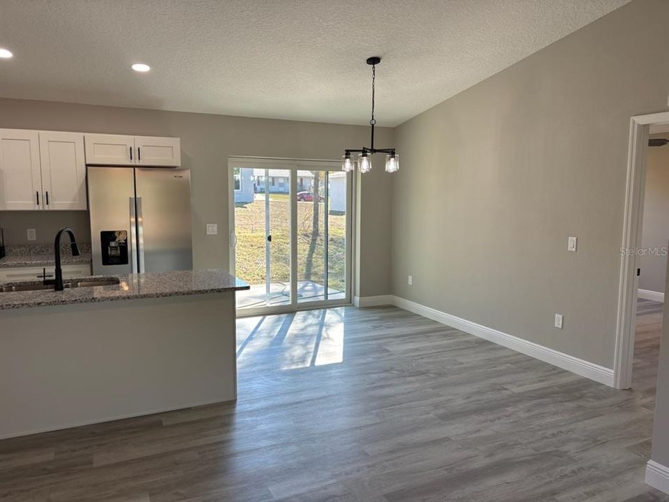 На продажу: $224,900 (3 спален, 2 ванн, 1264 Квадратных фут)