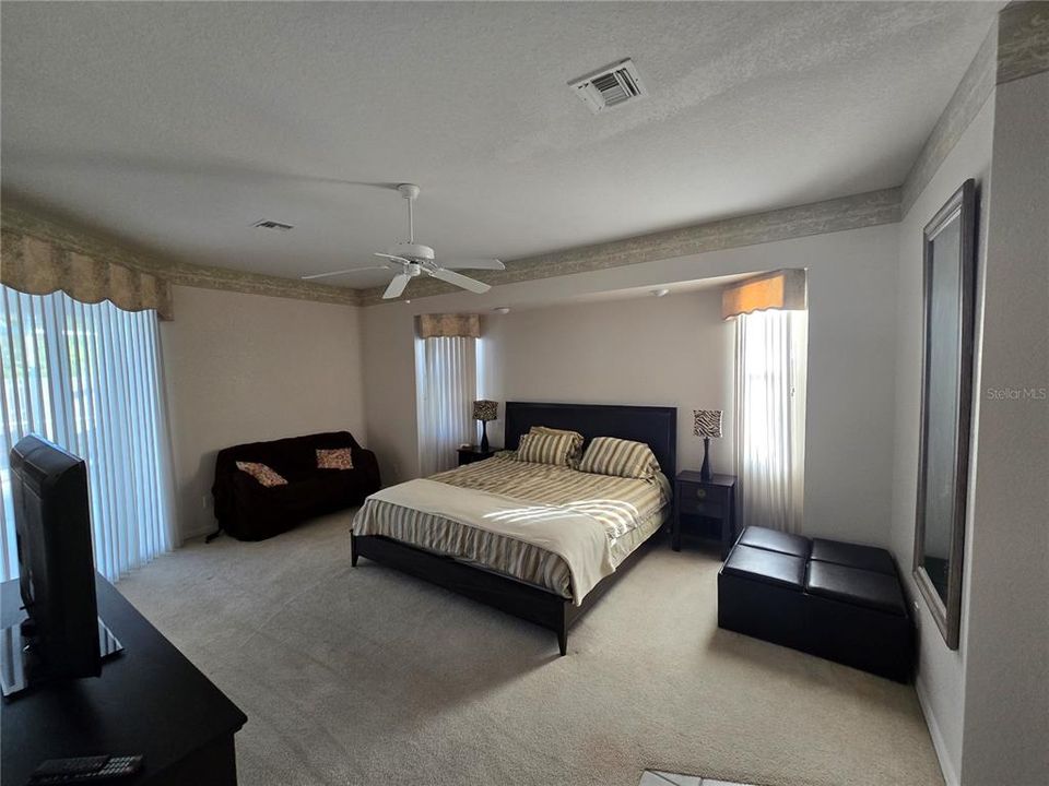 For Sale: $389,000 (3 beds, 2 baths, 2023 Square Feet)