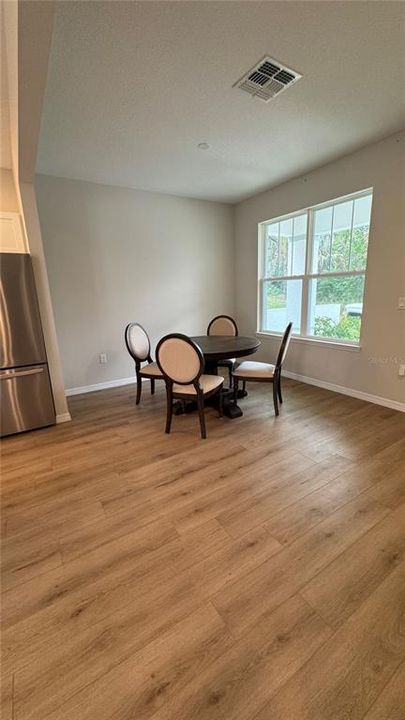 For Sale: $345,000 (3 beds, 2 baths, 1573 Square Feet)