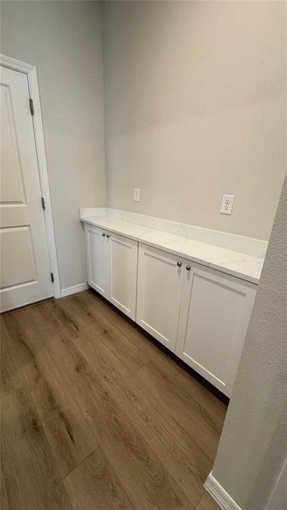 For Sale: $345,000 (3 beds, 2 baths, 1573 Square Feet)