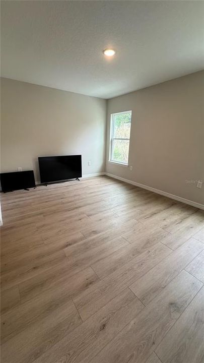 For Sale: $345,000 (3 beds, 2 baths, 1573 Square Feet)