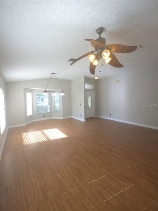 En Renta: $2,850 (4 camas, 2 baños, 2093 Pies cuadrados)