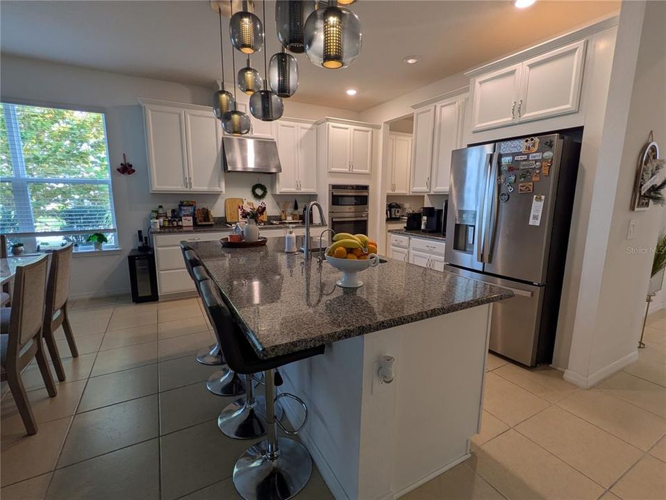 En Venta: $524,999 (4 camas, 3 baños, 2400 Pies cuadrados)