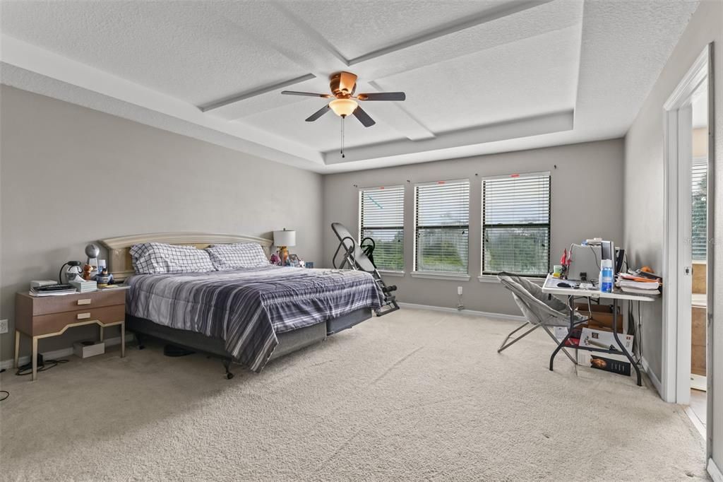 En Venta: $435,000 (4 camas, 3 baños, 2614 Pies cuadrados)