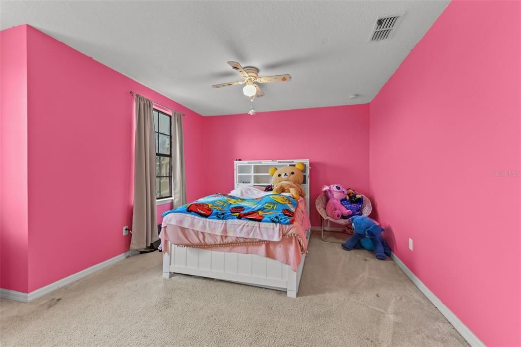 En Venta: $435,000 (4 camas, 3 baños, 2614 Pies cuadrados)